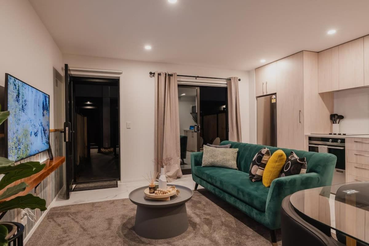 Casino Luxury Suite City Centre - Sleeps 5 Christchurch Bagian luar foto