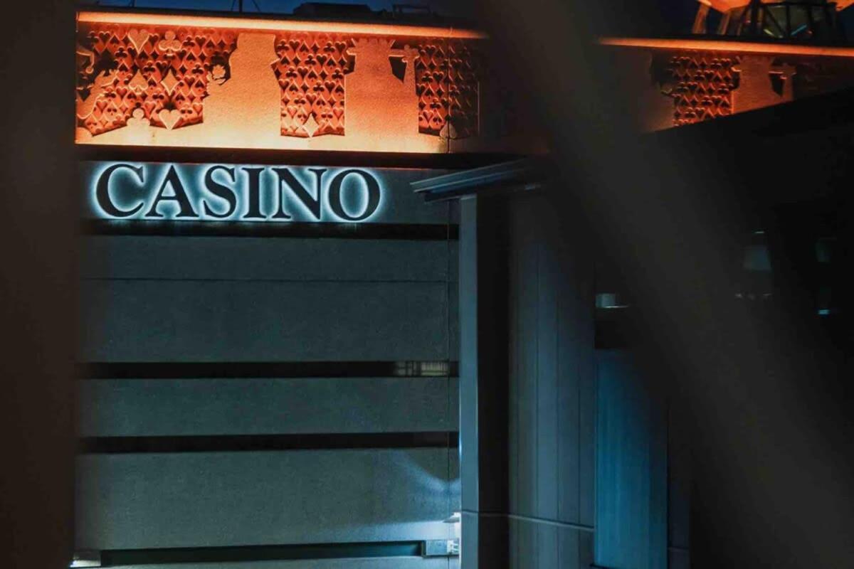 Casino Luxury Suite City Centre - Sleeps 5 Christchurch Bagian luar foto